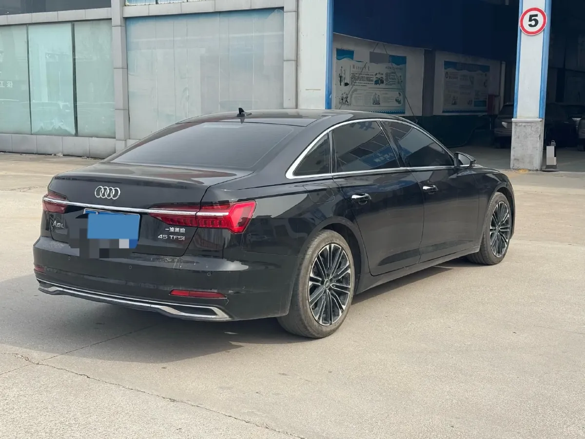 2023 Audi A6L 2.0T 245HP L4 7DCT,autocango,china used car exporter,china ev exporter,chinese used car exporter,chinese used ev exporter