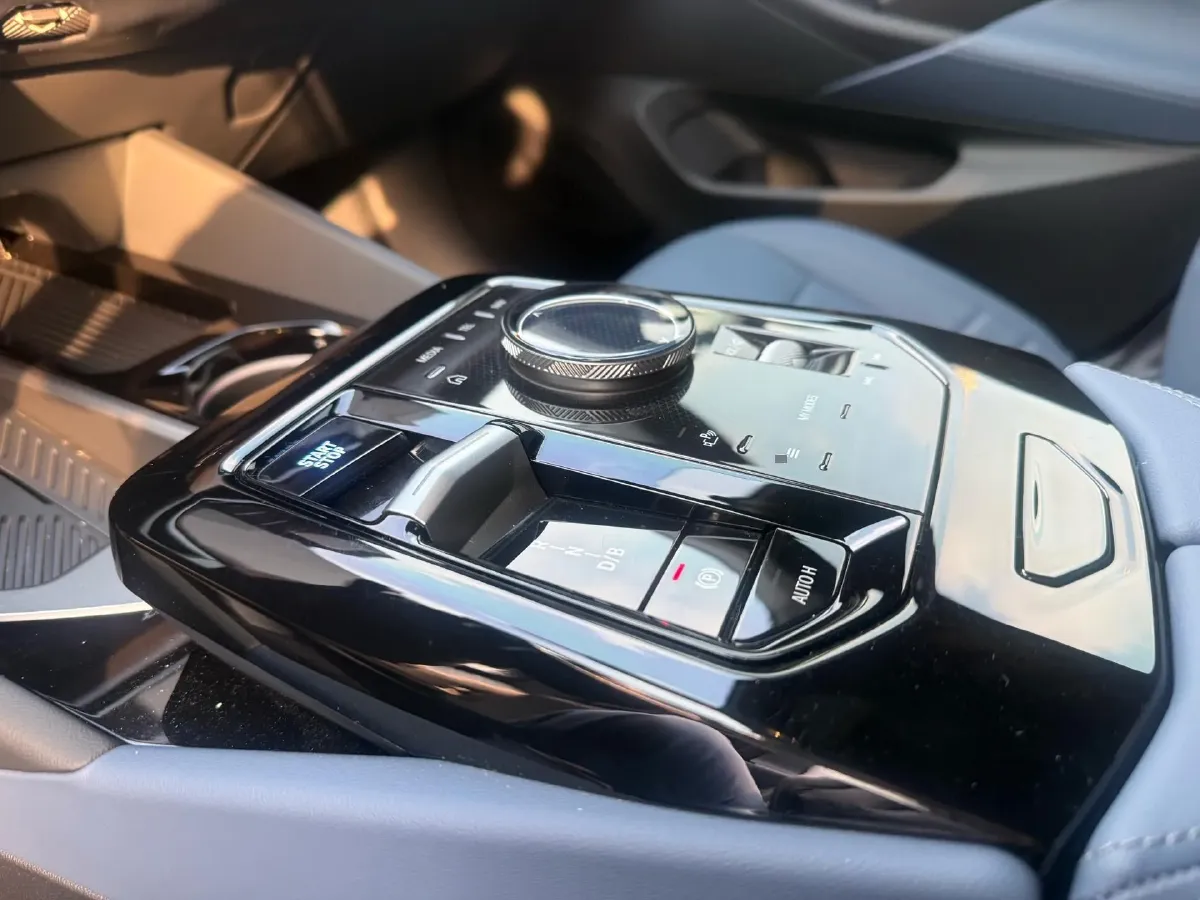 2024 BMW i5 BEV 79.05KWH,autocango,china used car exporter,china ev exporter,chinese used car exporter,chinese used ev exporter