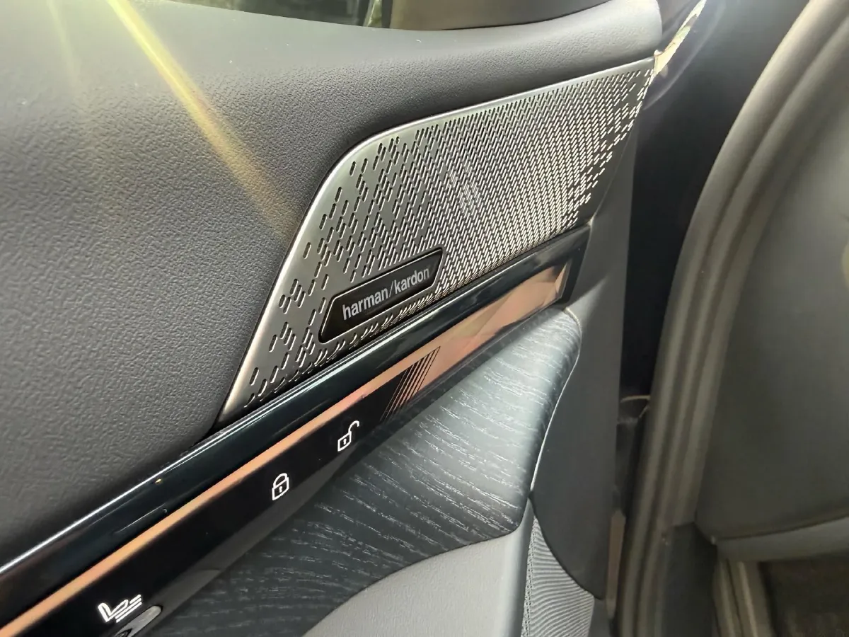 2024 BMW i5 BEV 79.05KWH,autocango,china used car exporter,china ev exporter,chinese used car exporter,chinese used ev exporter