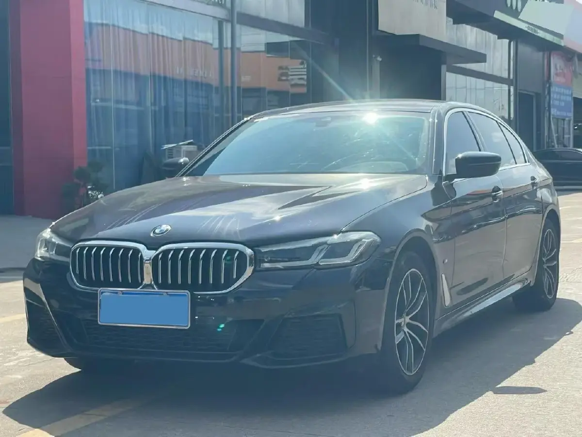 2022 BMW 5 Series 2.0T 184HP L4 8AT