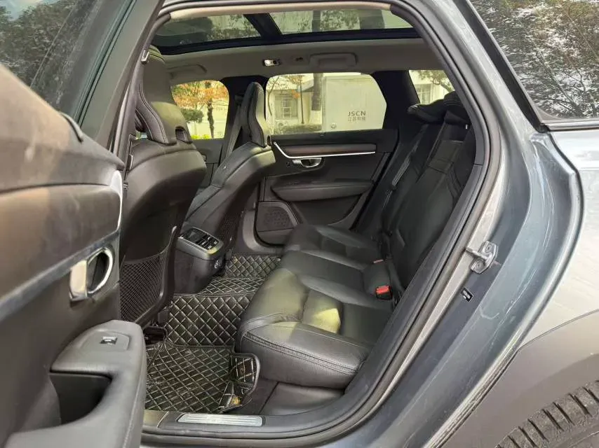 2020 Volvo V90 2.0T 254HP L4 8AT,autocango,china used car exporter,china ev exporter,chinese used car exporter,chinese used ev exporter