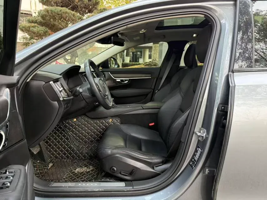 2020 Volvo V90 2.0T 254HP L4 8AT,autocango,china used car exporter,china ev exporter,chinese used car exporter,chinese used ev exporter