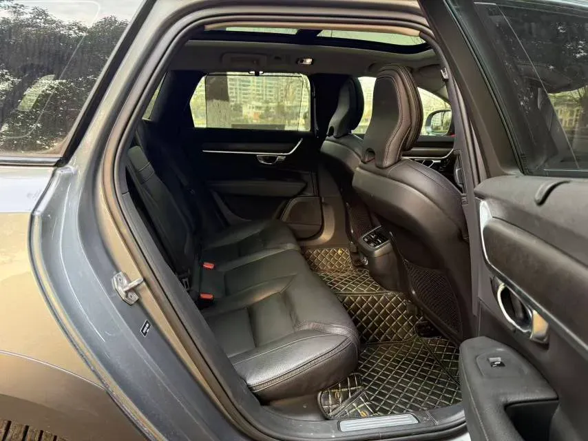 2020 Volvo V90 2.0T 254HP L4 8AT,autocango,china used car exporter,china ev exporter,chinese used car exporter,chinese used ev exporter