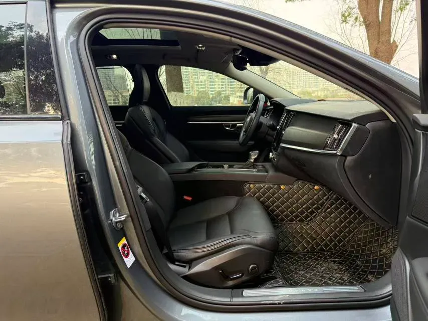 2020 Volvo V90 2.0T 254HP L4 8AT,autocango,china used car exporter,china ev exporter,chinese used car exporter,chinese used ev exporter