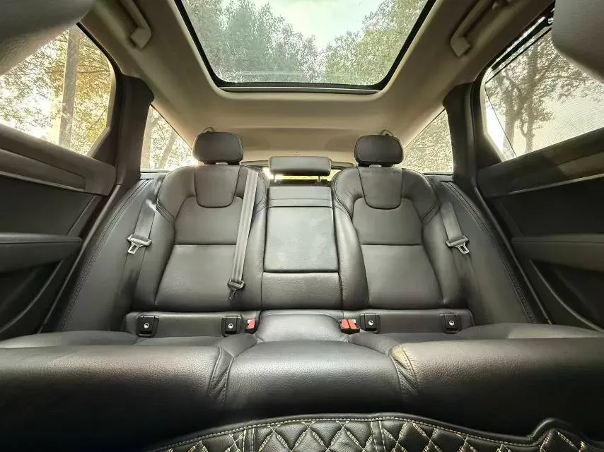 2020 Volvo V90 2.0T 254HP L4 8AT,autocango,china used car exporter,china ev exporter,chinese used car exporter,chinese used ev exporter