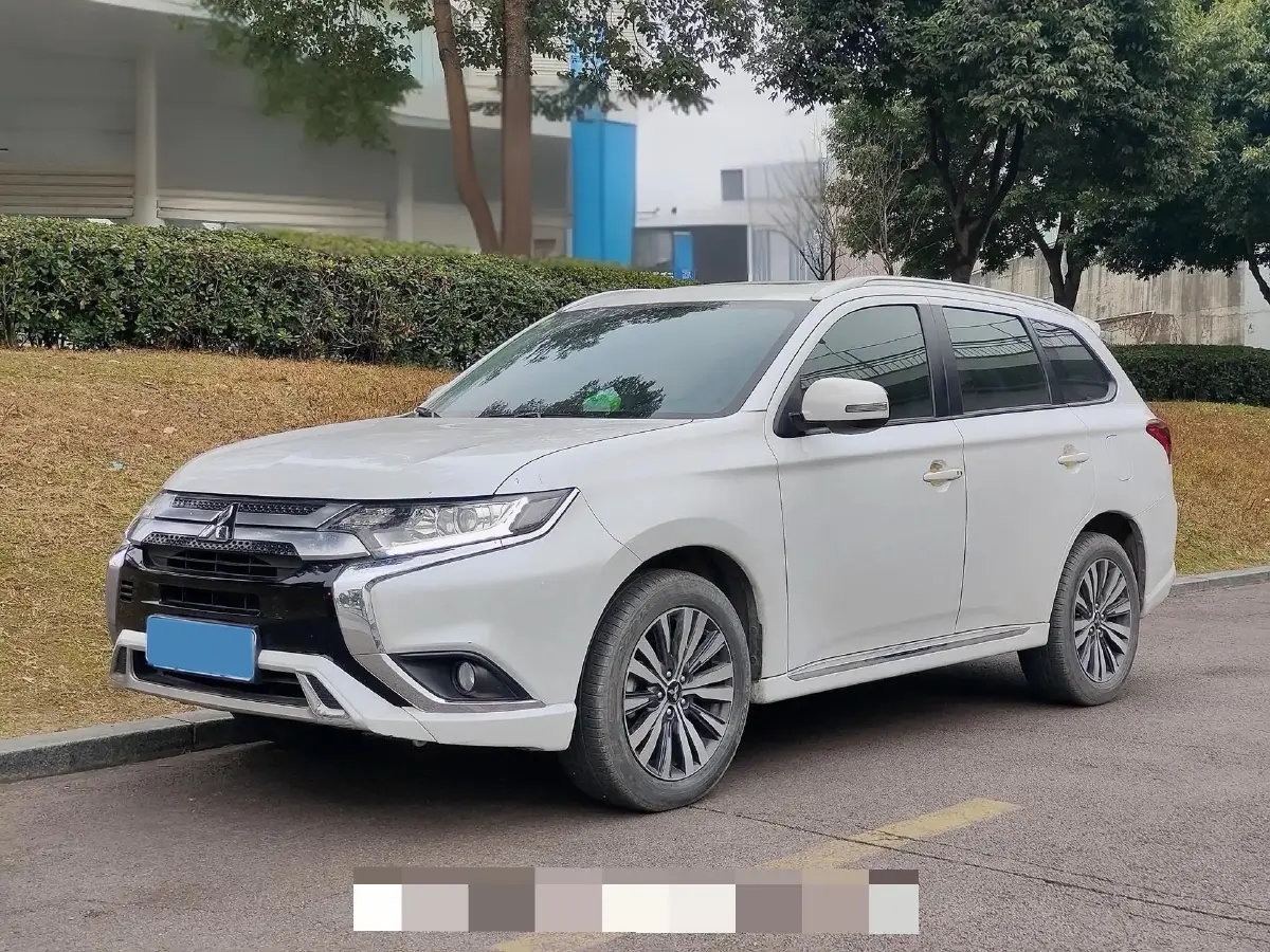 2021 Mitsubishi Outlander 2.0L 166HP L4 CVT
