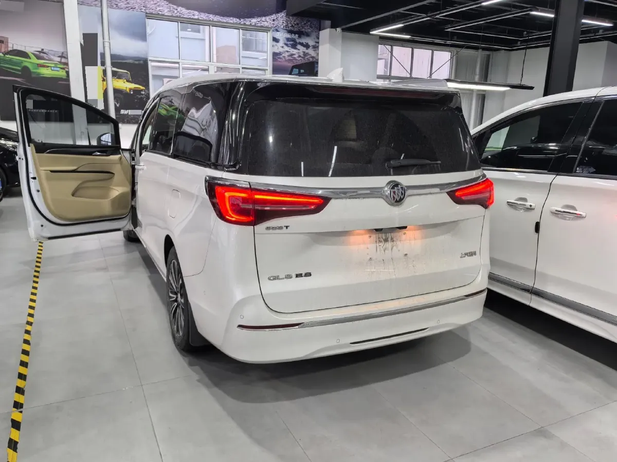 2022 Buick GL8 2.0T 237HP L4 9AT,autocango,china used car exporter,china ev exporter,chinese used car exporter,chinese used ev exporter
