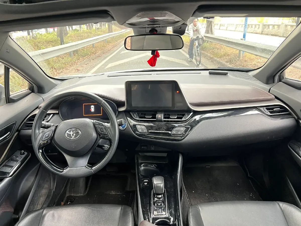 2020 Toyota C-HR EV BEV 54.3KWH,autocango,china used car exporter,china ev exporter,chinese used car exporter,chinese used ev exporter