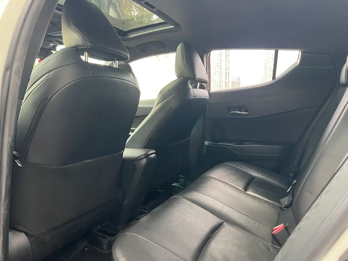 2020 Toyota C-HR EV BEV 54.3KWH,autocango,china used car exporter,china ev exporter,chinese used car exporter,chinese used ev exporter