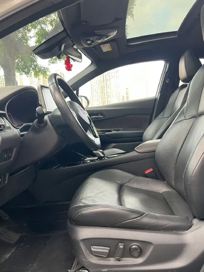 2020 Toyota C-HR EV BEV 54.3KWH,autocango,china used car exporter,china ev exporter,chinese used car exporter,chinese used ev exporter