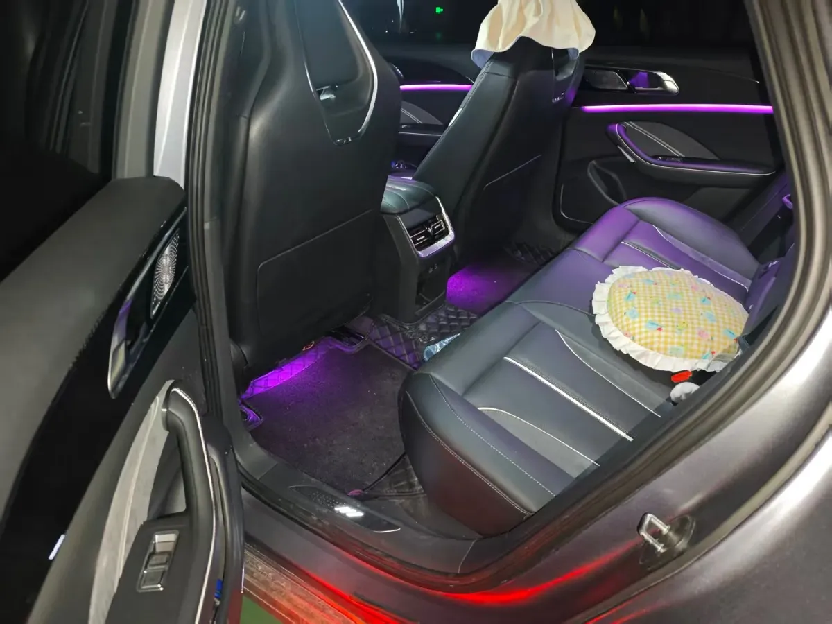 2023 HongQi H6 2.0T 252HP L4 8AT,autocango,china used car exporter,china ev exporter,chinese used car exporter,chinese used ev exporter