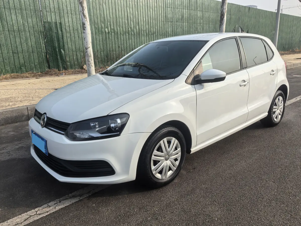 2016 Volkswagen Polo 1.4L 90HP L4 6AT