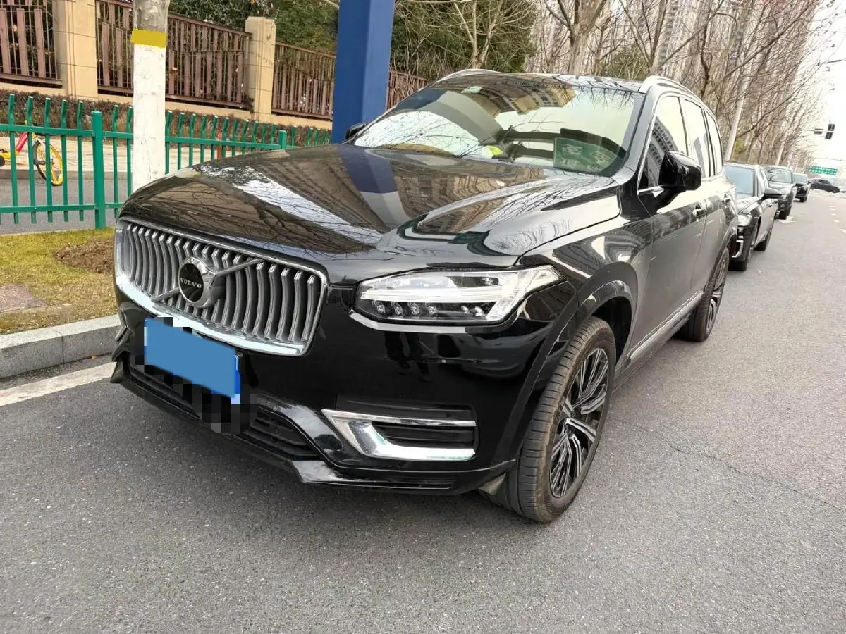 2018 Volvo XC90 2.0T 320HP L4 8AT