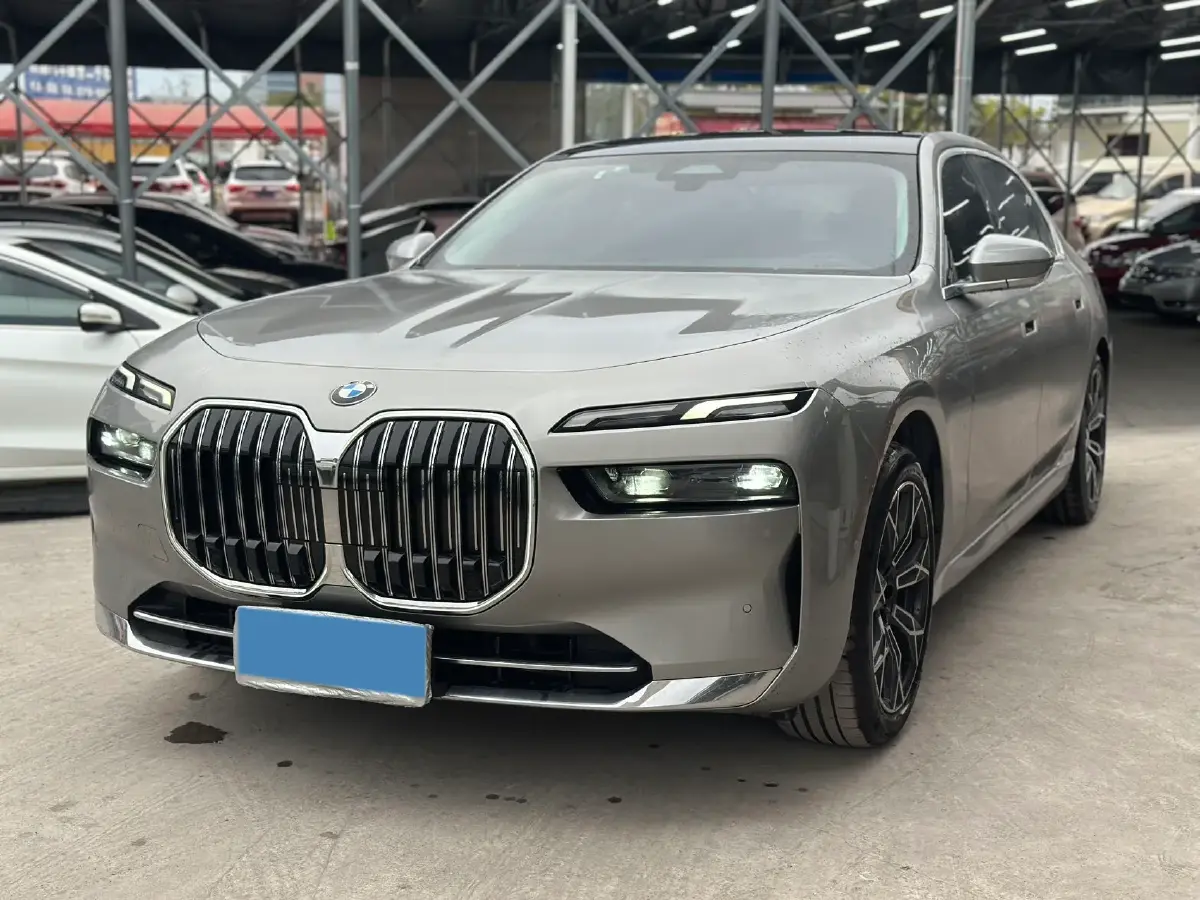 2023 BMW 7 Series 3.0T 272HP L6 8AT