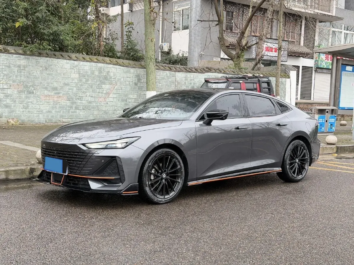 2022 ChangAn UNI-V 1.5T 188HP L4 7DCT