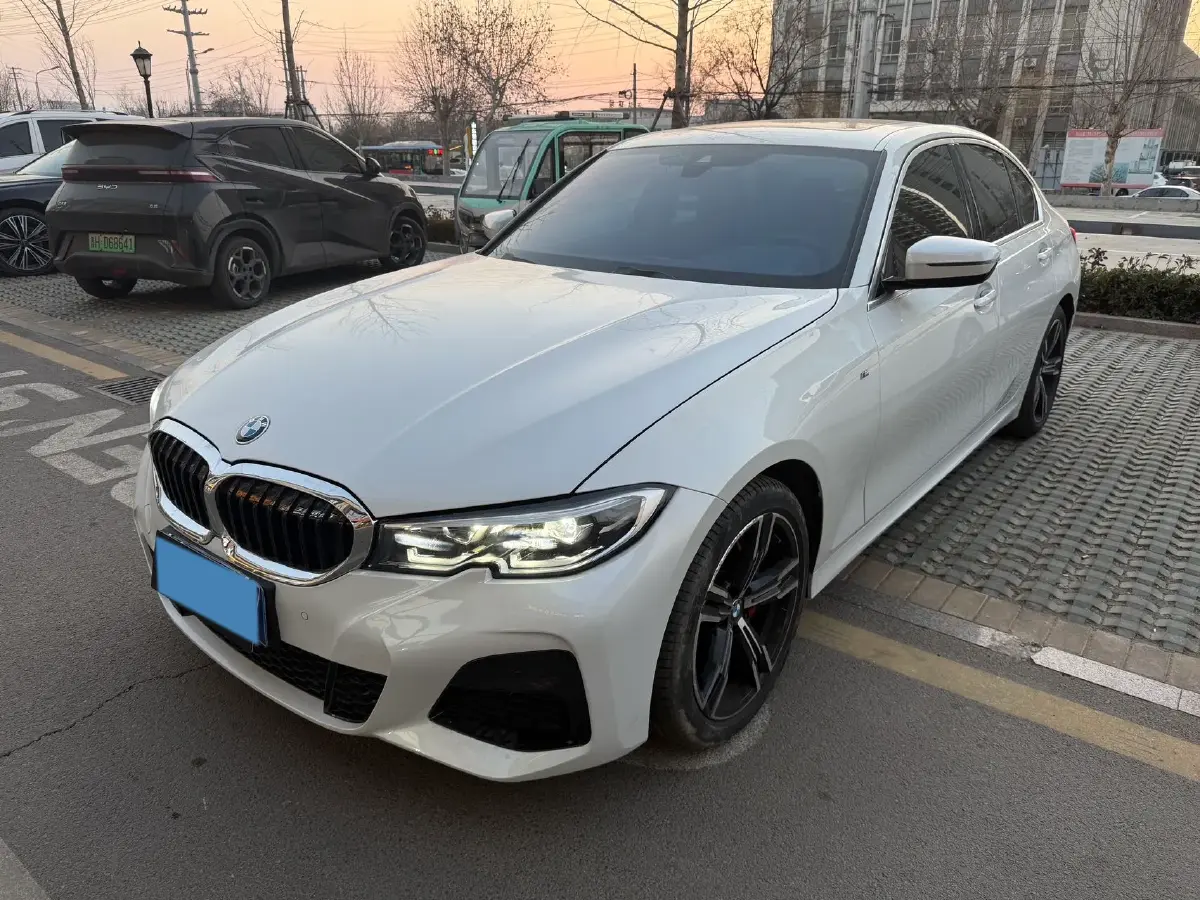 2022 BMW 3 Series 2.0T 184HP L4 8AT