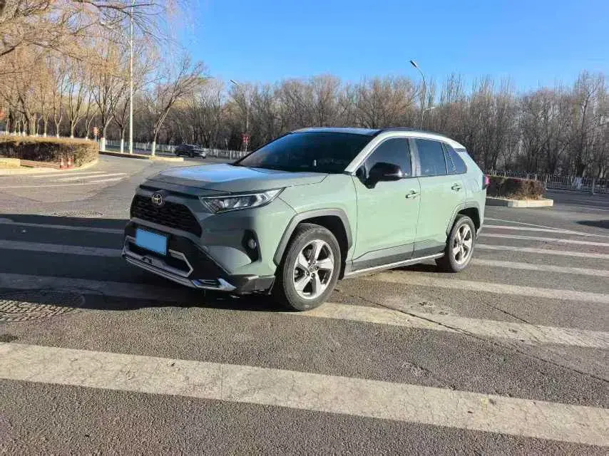 2020 Toyota RAV4 2.0L 171HP L4 CVT