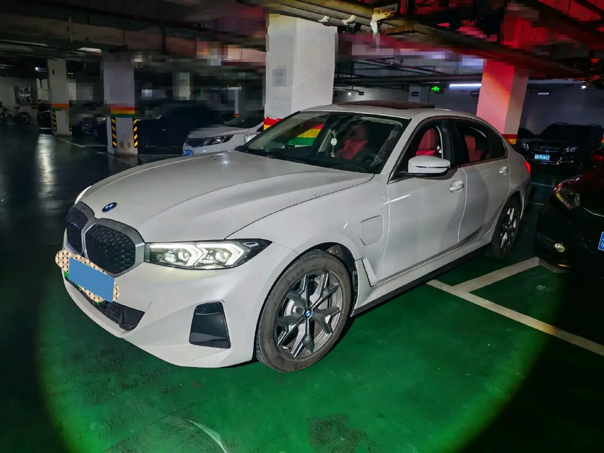 2025 BMW i3 BEV 70KWH