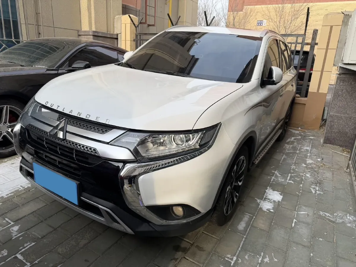 2019 Mitsubishi Outlander 2.0L 166HP L4 CVT,autocango,china used car exporter,china ev exporter,chinese used car exporter,chinese used ev exporter