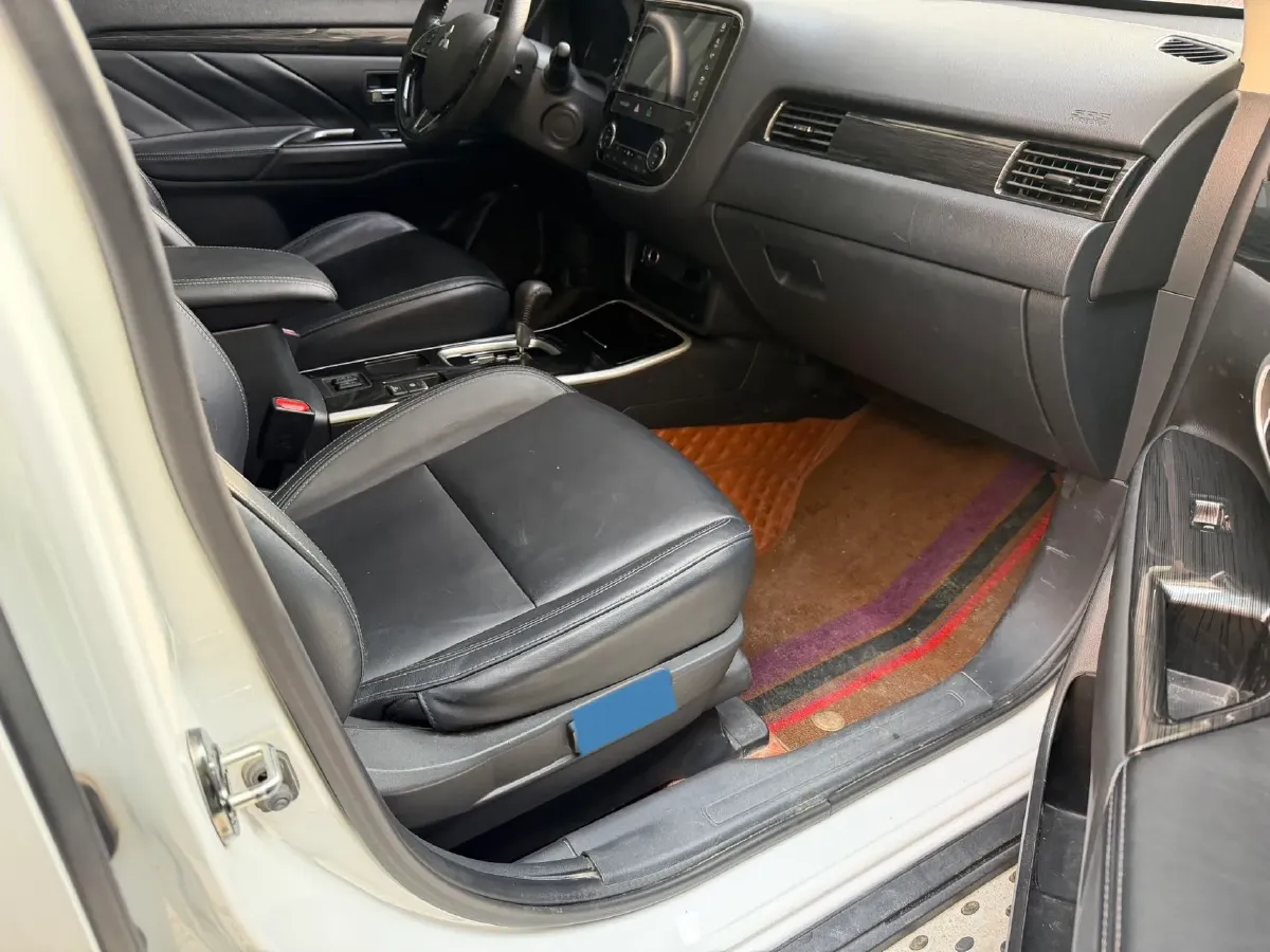 2019 Mitsubishi Outlander 2.0L 166HP L4 CVT,autocango,china used car exporter,china ev exporter,chinese used car exporter,chinese used ev exporter