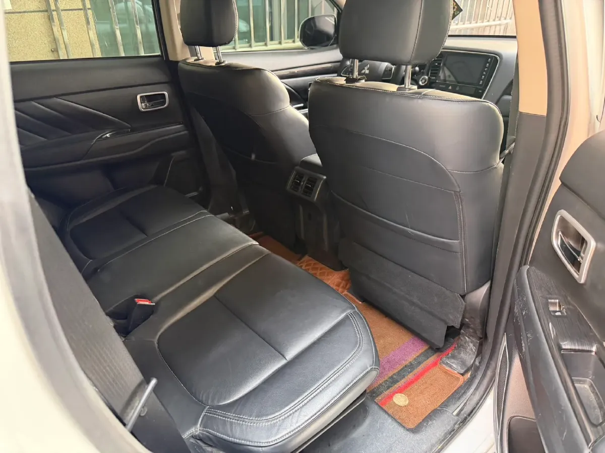 2019 Mitsubishi Outlander 2.0L 166HP L4 CVT,autocango,china used car exporter,china ev exporter,chinese used car exporter,chinese used ev exporter