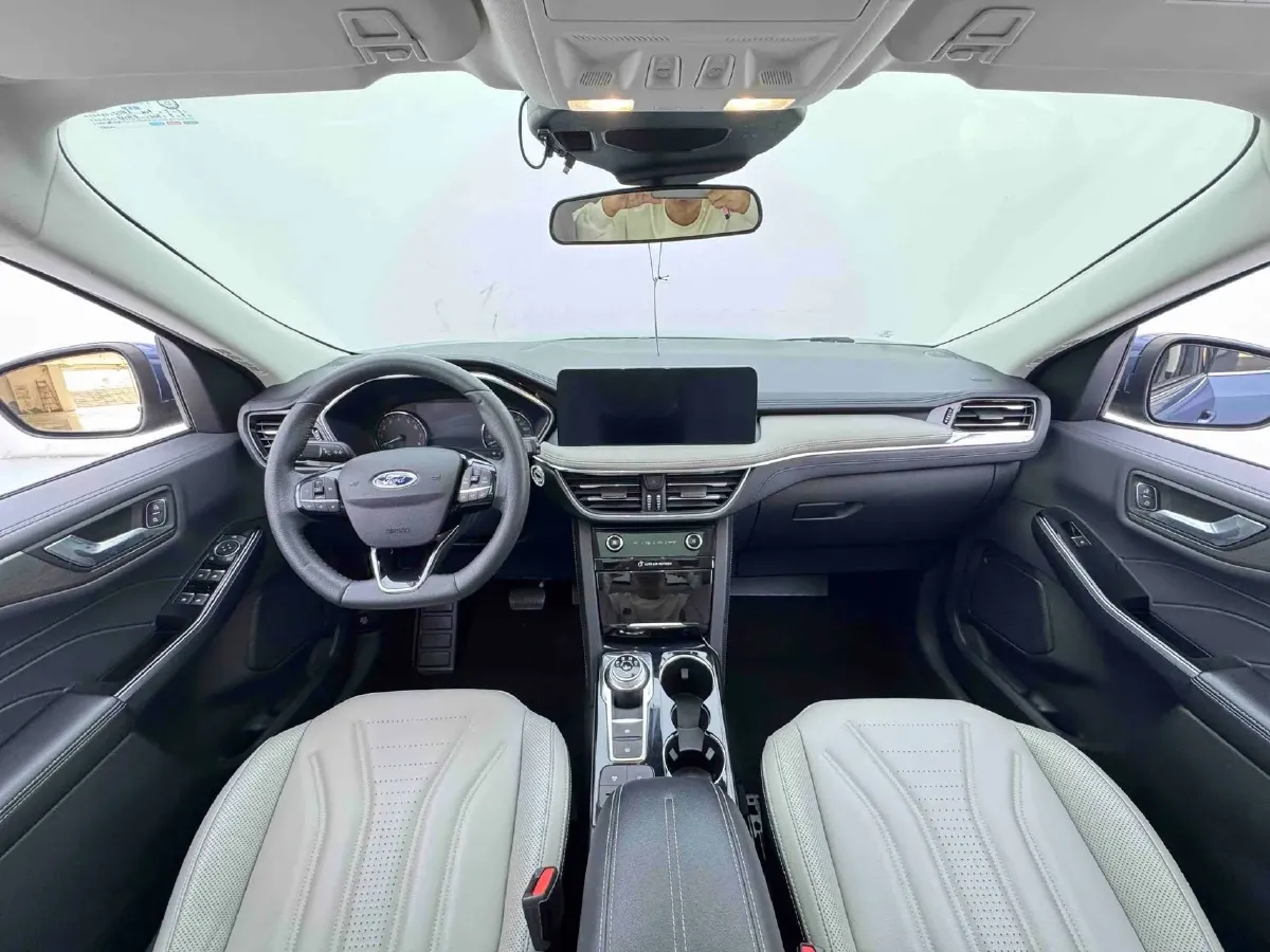 2020 Ford Escape 2.0T 248HP L4 8AT,autocango,china used car exporter,china ev exporter,chinese used car exporter,chinese used ev exporter