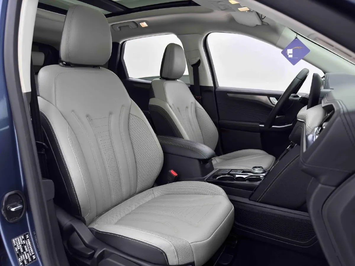 2020 Ford Escape 2.0T 248HP L4 8AT,autocango,china used car exporter,china ev exporter,chinese used car exporter,chinese used ev exporter