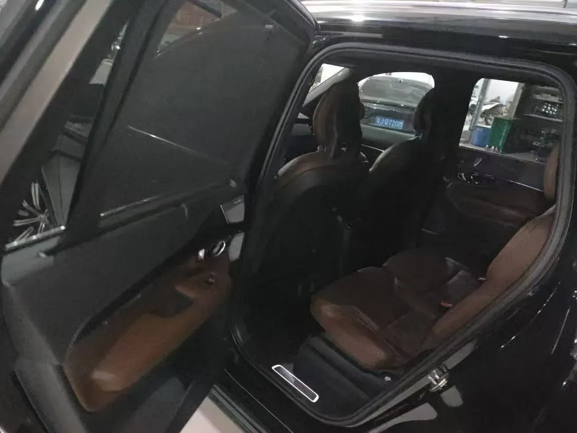 2021 Volvo XC90 PHEV 2.0T 303HP L4 8AT PHEV 11.6KWH,autocango,china used car exporter,china ev exporter,chinese used car exporter,chinese used ev exporter
