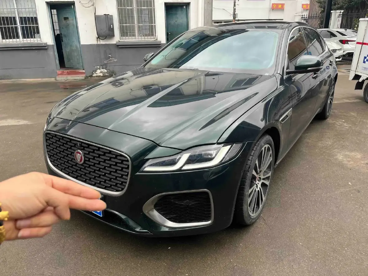 2024 Jaguar XFL 2.0T 250HP L4 8AT