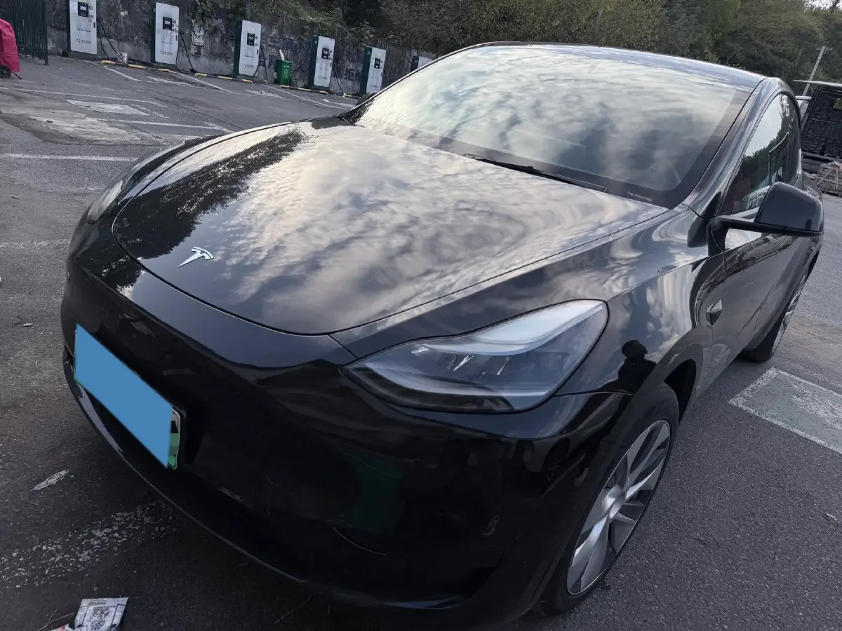 2022 Tesla Model Y BEV 60KWH