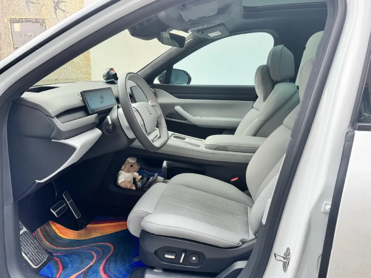 2024 Porsche Macan All-Electric BEV 100KWH,autocango,china used car exporter,china ev exporter,chinese used car exporter,chinese used ev exporter