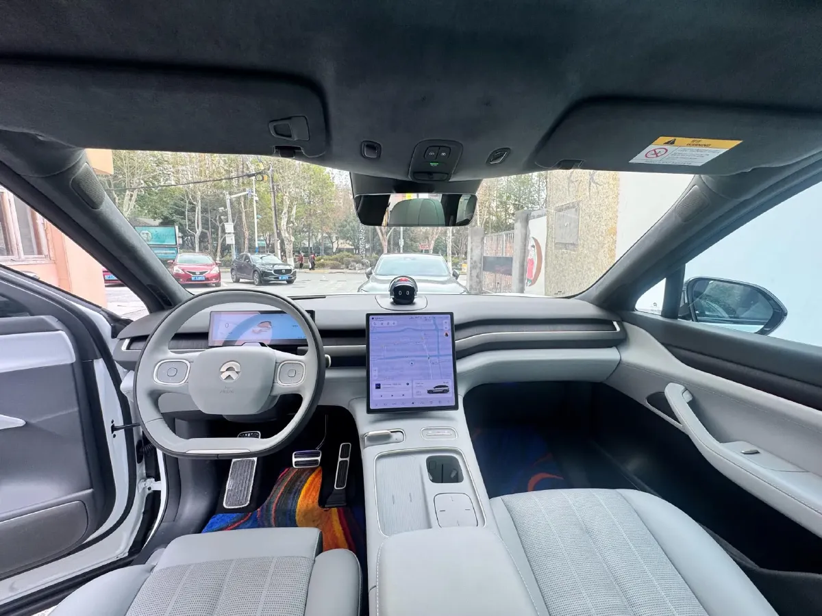 2024 Porsche Macan All-Electric BEV 100KWH,autocango,china used car exporter,china ev exporter,chinese used car exporter,chinese used ev exporter