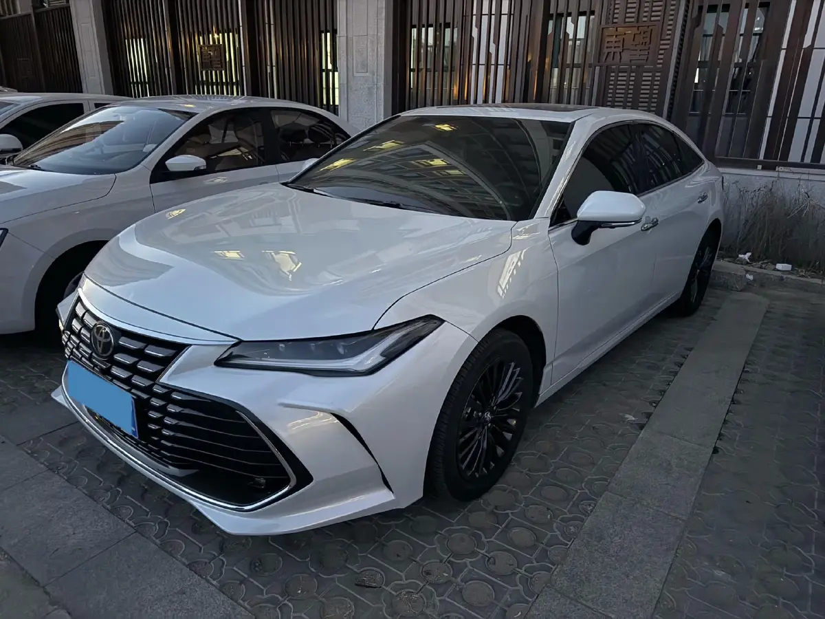 2023 Toyota Avalon 2.0L 177HP L4 CVT