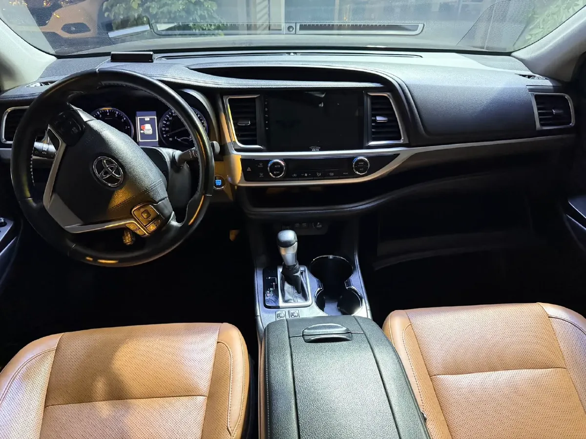 2019 HanTeng V7 1.5T 156HP L4 6AT,autocango,china used car exporter,china ev exporter,chinese used car exporter,chinese used ev exporter