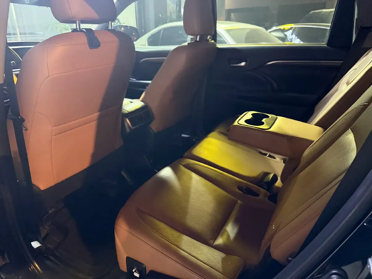 2019 HanTeng V7 1.5T 156HP L4 6AT,autocango,china used car exporter,china ev exporter,chinese used car exporter,chinese used ev exporter