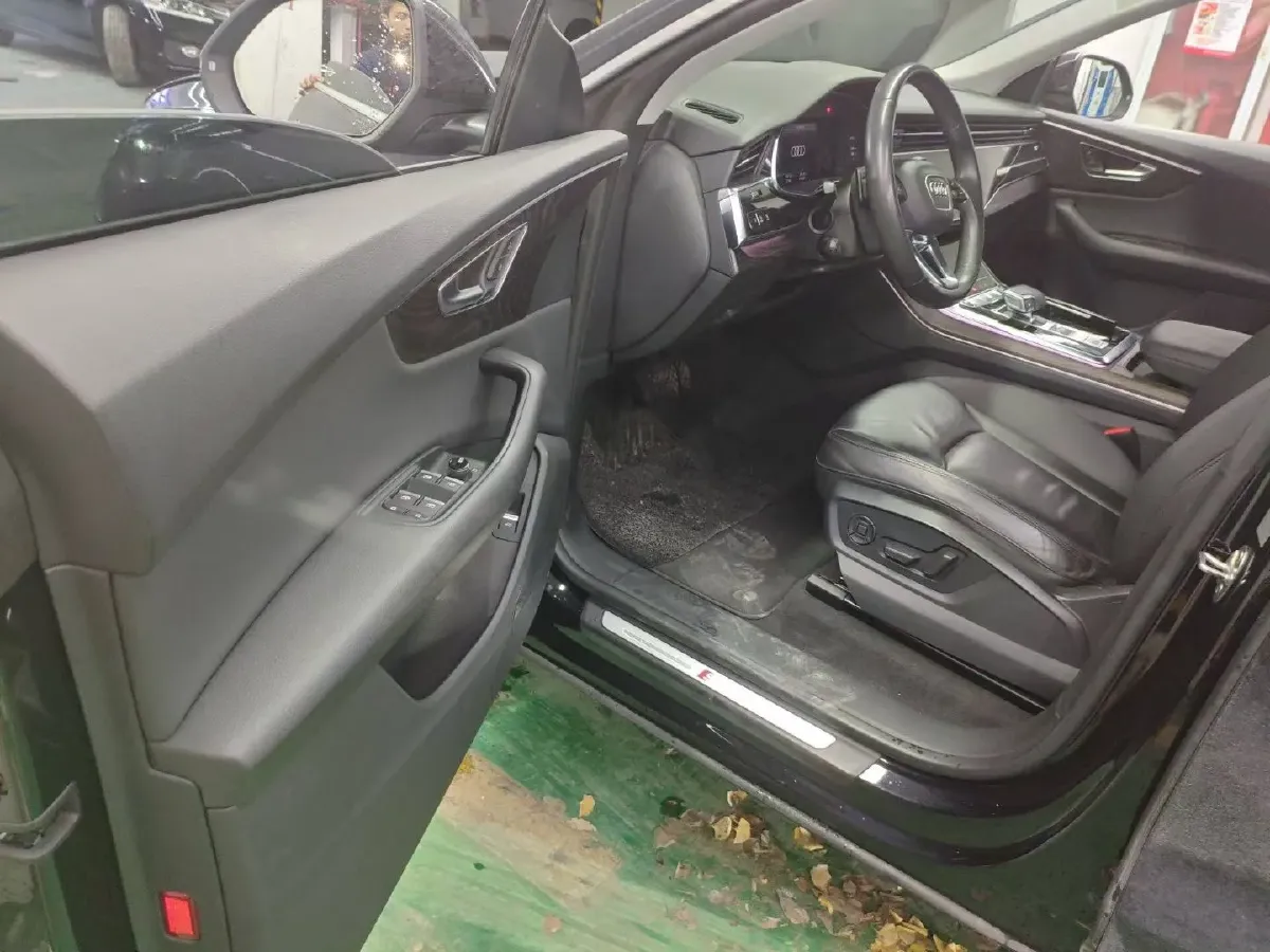 2021 Audi Q8 3.0T 340HP V6 8AT,autocango,china used car exporter,china ev exporter,chinese used car exporter,chinese used ev exporter