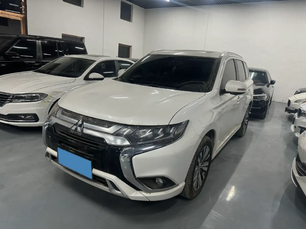 2021 Mitsubishi Outlander 2.4L 192HP L4 CVT