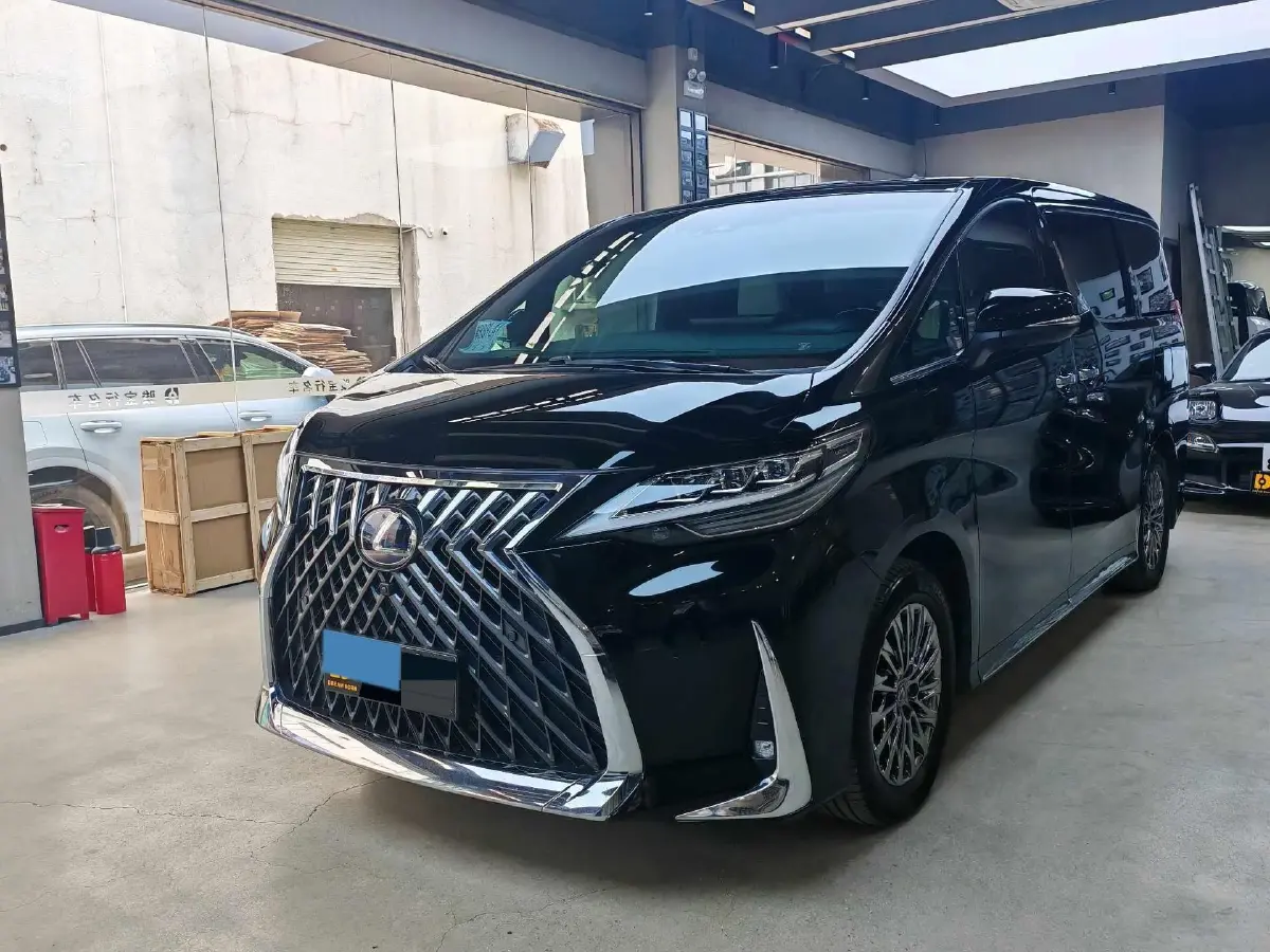 2020 Lexus LM 2.5L 117HP L4 E-CVT Hybrid