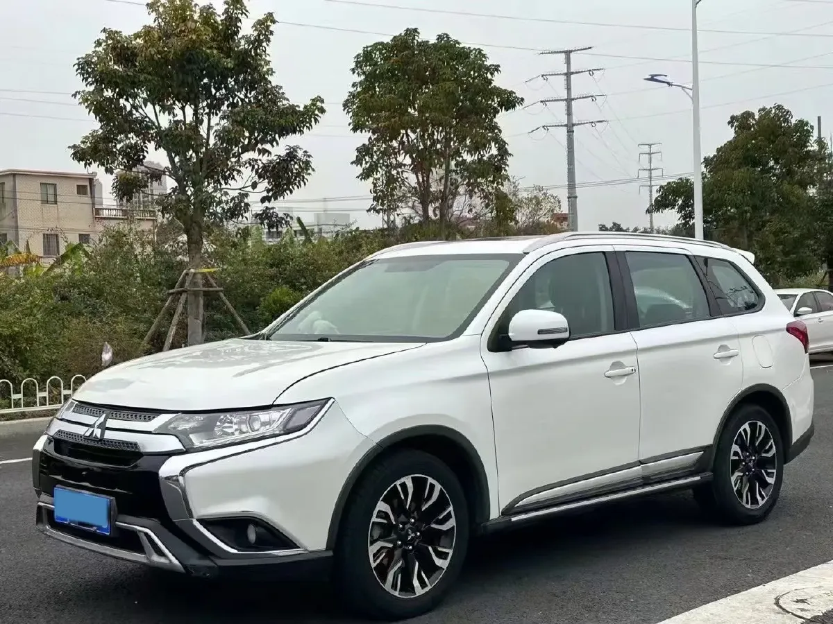 2019 Mitsubishi Outlander 2.0L 166HP L4 CVT,autocango,china used car exporter,china ev exporter,chinese used car exporter,chinese used ev exporter