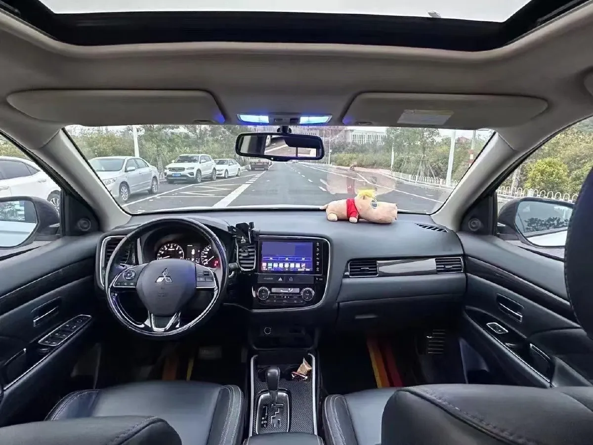 2019 Mitsubishi Outlander 2.0L 166HP L4 CVT,autocango,china used car exporter,china ev exporter,chinese used car exporter,chinese used ev exporter
