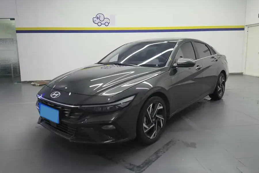2023 Hyundai Elantra 1.5L 115HP L4 CVT