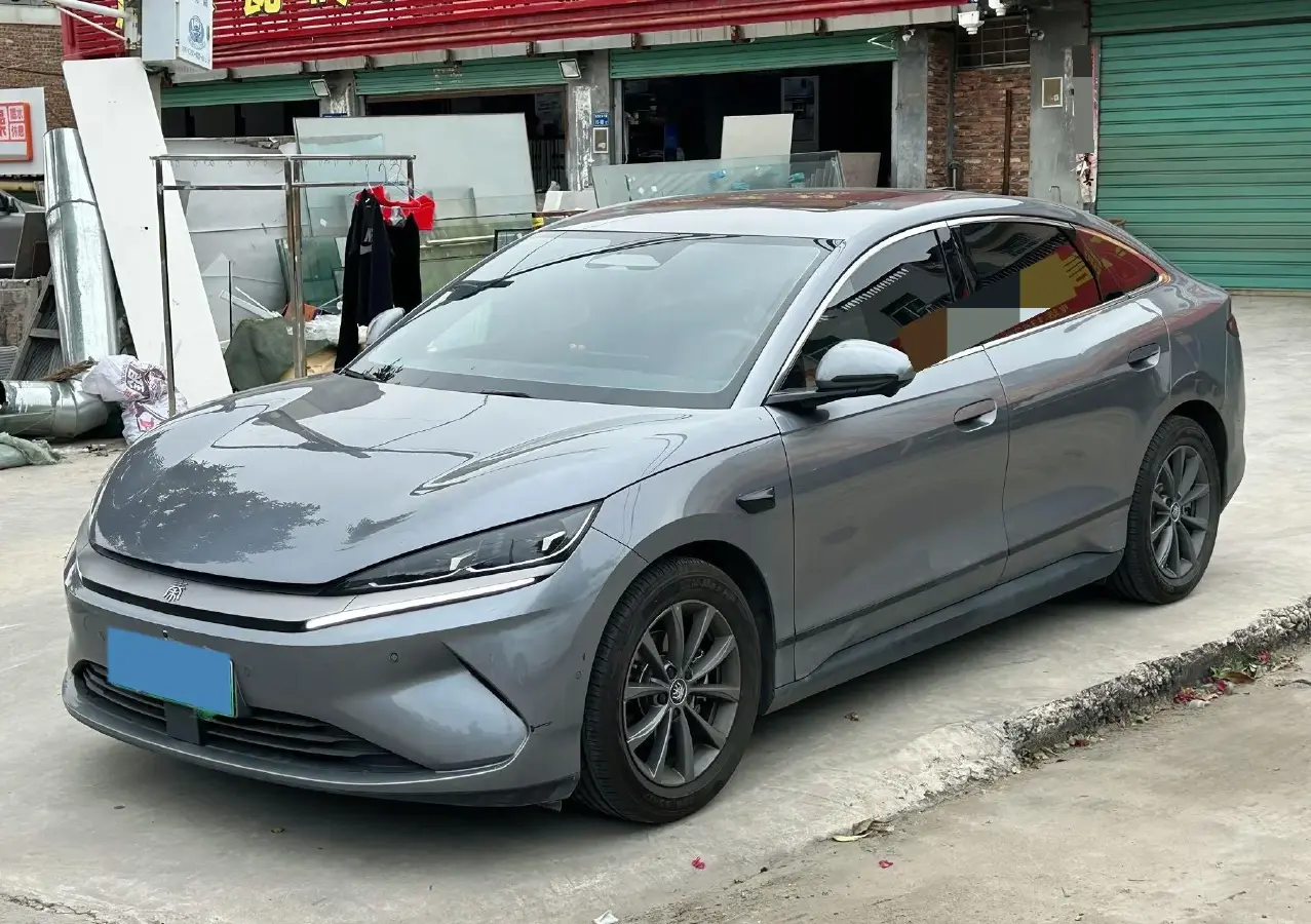 2025 BYD QinL BEV