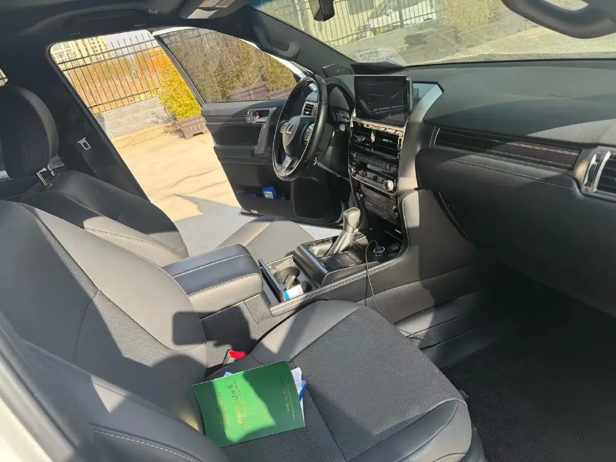 2020 Lexus LC 5.0L 477HP V8 10AT 2WD ICE,autocango,china used car exporter,china ev exporter,chinese used car exporter,chinese used ev exporter