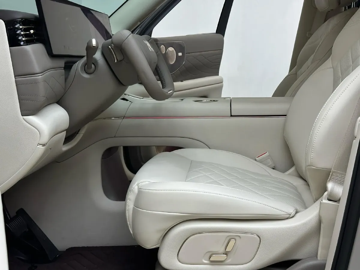 2026 IM LS9 REEV 155HP REEV,autocango,china used car exporter,china ev exporter,chinese used car exporter,chinese used ev exporter