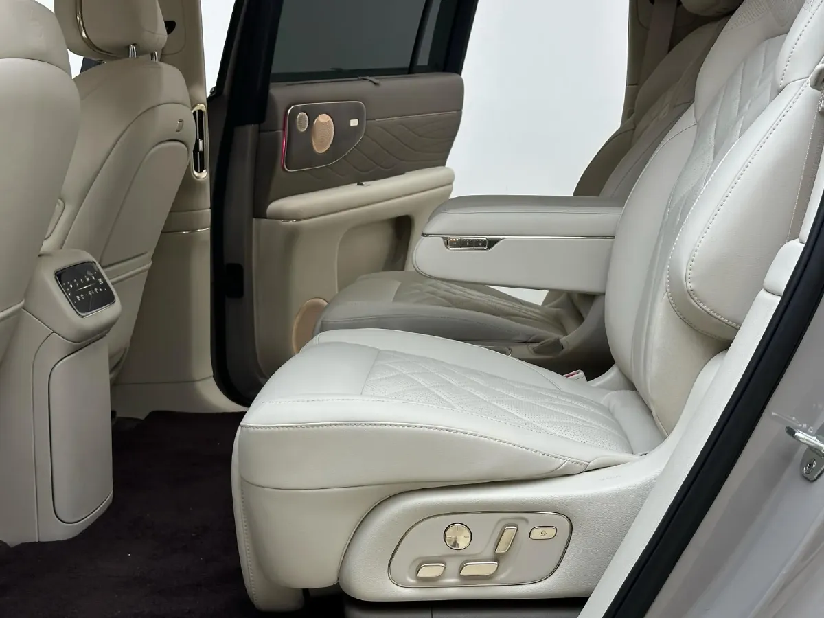 2026 IM LS9 REEV 155HP REEV,autocango,china used car exporter,china ev exporter,chinese used car exporter,chinese used ev exporter