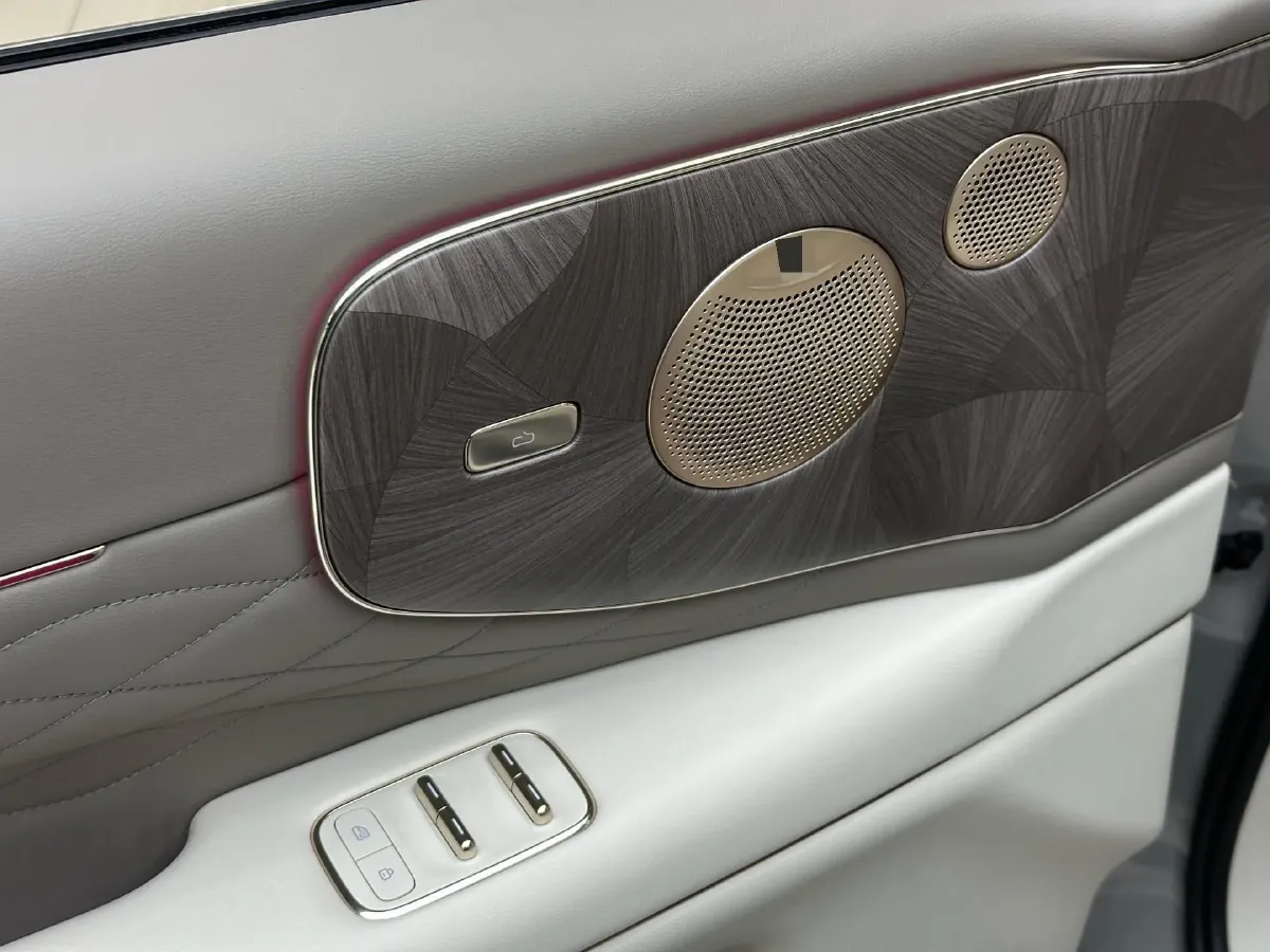 2026 IM LS9 REEV 155HP REEV,autocango,china used car exporter,china ev exporter,chinese used car exporter,chinese used ev exporter