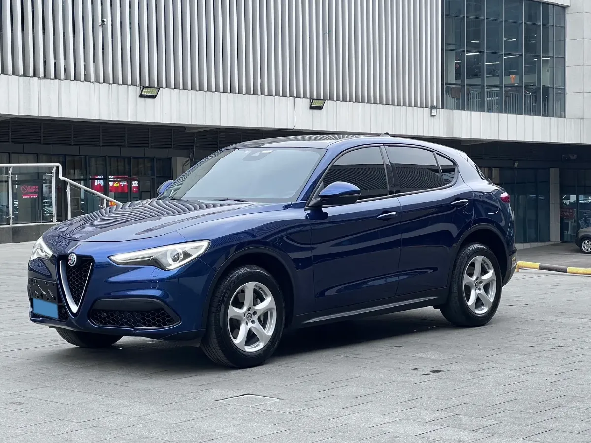 2017 Alfa Romeo Stelvio 2.0T 200HP L4 8AT,autocango,china used car exporter,china ev exporter,chinese used car exporter,chinese used ev exporter