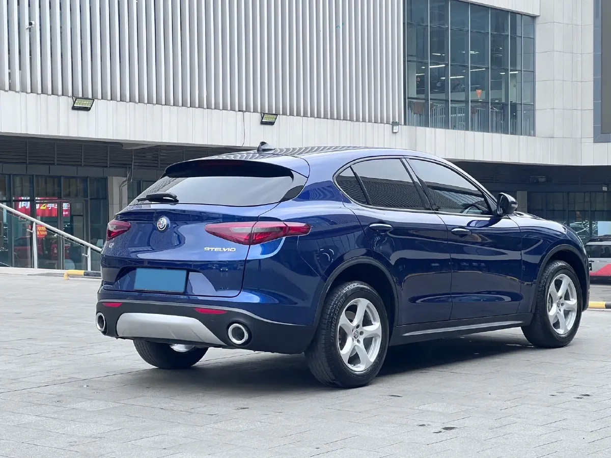 2017 Alfa Romeo Stelvio 2.0T 200HP L4 8AT,autocango,china used car exporter,china ev exporter,chinese used car exporter,chinese used ev exporter