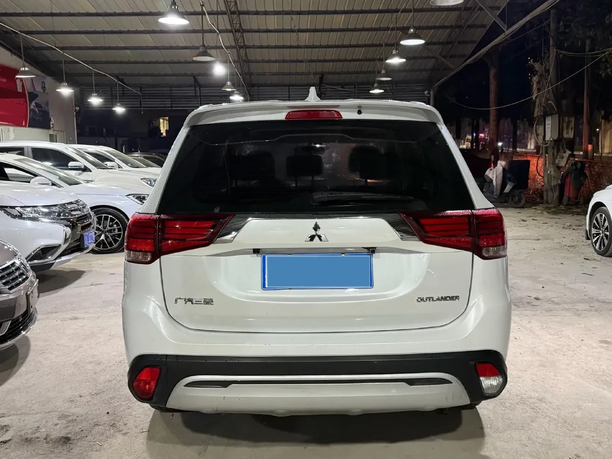 2020 Mitsubishi Outlander 2.0L 166HP L4 CVT,autocango,china used car exporter,china ev exporter,chinese used car exporter,chinese used ev exporter