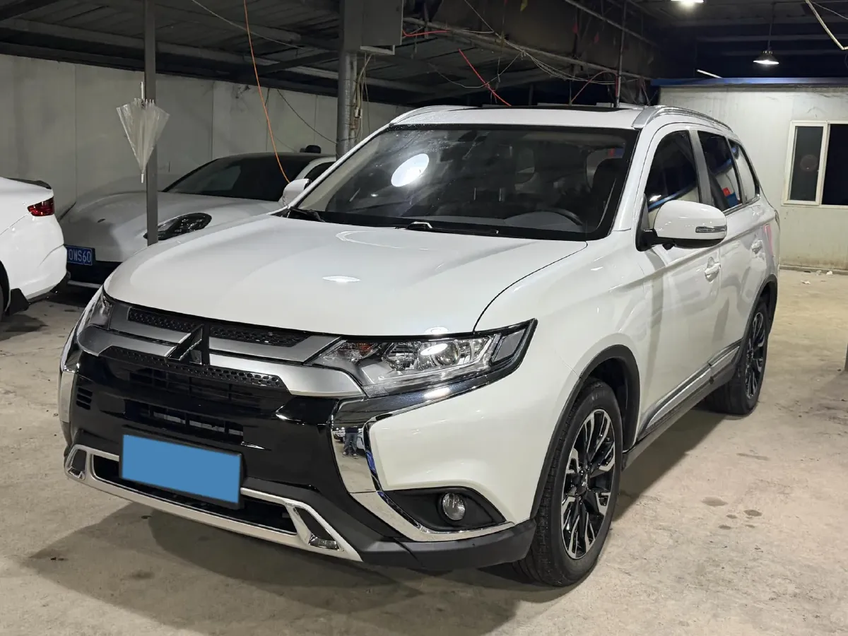 2020 Mitsubishi Outlander 2.0L 166HP L4 CVT,autocango,china used car exporter,china ev exporter,chinese used car exporter,chinese used ev exporter